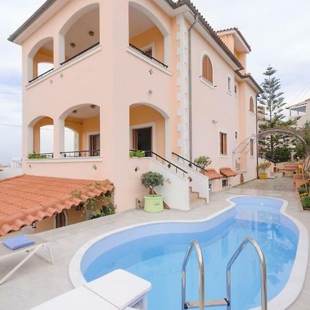 Araucaria Villa Atsipopoulo Exterior photo